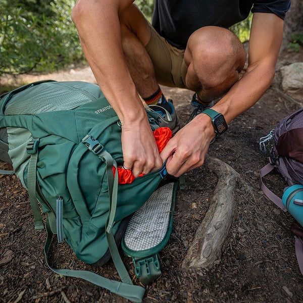 OSPREY STRATOS 34 ZAINO TREKKING 34 LITRI CON SCHIENALE STACCATO REGOLABILE - DISPONIBILE IN 2 COLORI