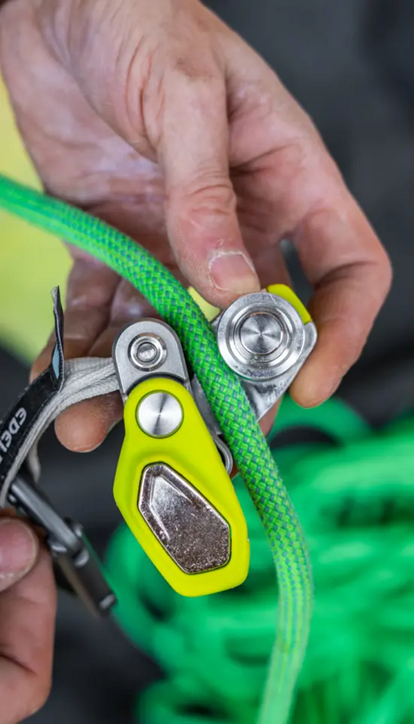EDELRID OHMEGA ASSICURATORE D'ARRAMPICATA INNOVATIVO